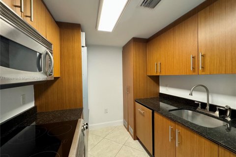 Condominio en alquiler en Bal Harbour, Florida, 2 dormitorios, 107.12 m2 № 1865612 - foto 5