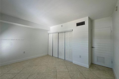 Condominio en alquiler en Bal Harbour, Florida, 2 dormitorios, 107.12 m2 № 1865612 - foto 21