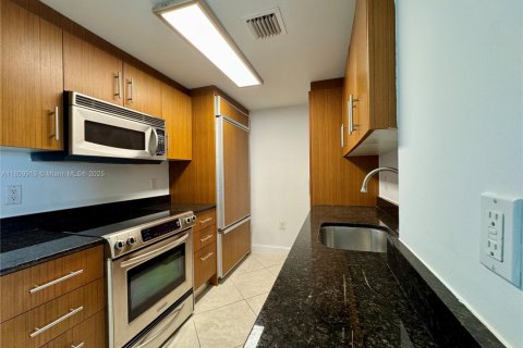 Condominio en alquiler en Bal Harbour, Florida, 2 dormitorios, 107.12 m2 № 1865612 - foto 7