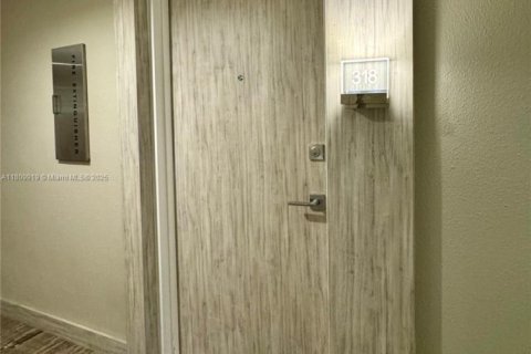 Condominio en alquiler en Bal Harbour, Florida, 2 dormitorios, 107.12 m2 № 1865612 - foto 4