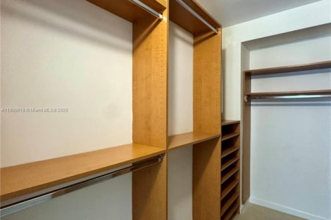 Condominio en alquiler en Bal Harbour, Florida, 2 dormitorios, 107.12 m2 № 1865612 - foto 19