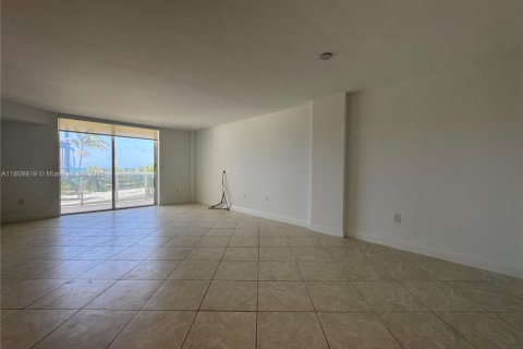 Condominio en alquiler en Bal Harbour, Florida, 2 dormitorios, 107.12 m2 № 1865612 - foto 12