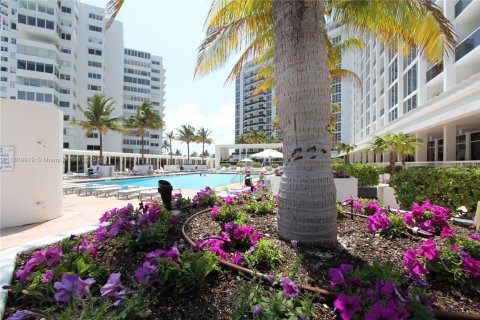 Condominio en alquiler en Bal Harbour, Florida, 2 dormitorios, 107.12 m2 № 1865612 - foto 28