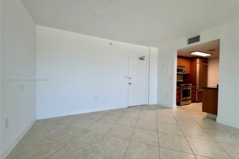 Condominio en alquiler en Bal Harbour, Florida, 2 dormitorios, 107.12 m2 № 1865612 - foto 9