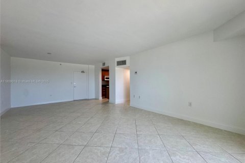 Condominio en alquiler en Bal Harbour, Florida, 2 dormitorios, 107.12 m2 № 1865612 - foto 14