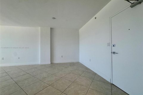 Condominio en alquiler en Bal Harbour, Florida, 2 dormitorios, 107.12 m2 № 1865612 - foto 8