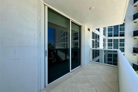 Condominio en alquiler en Bal Harbour, Florida, 2 dormitorios, 107.12 m2 № 1865612 - foto 24