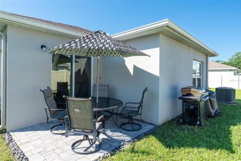 House in Zephyrhills, Florida 3 bedrooms, 139.35 sq.m. № 2416861 - photo 29