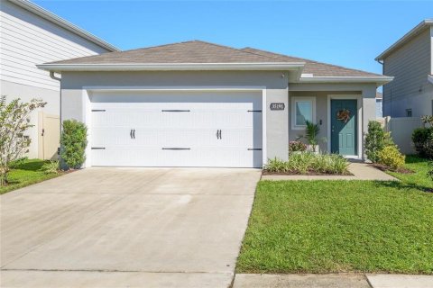 House in Zephyrhills, Florida 3 bedrooms, 139.35 sq.m. № 2416861