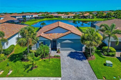 House in Bradenton, Florida 3 bedrooms, 155.52 sq.m. № 2109300