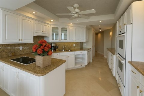 Condominio en venta en Aventura, Florida, 3 dormitorios, 244.33 m2 № 1937904 - foto 11