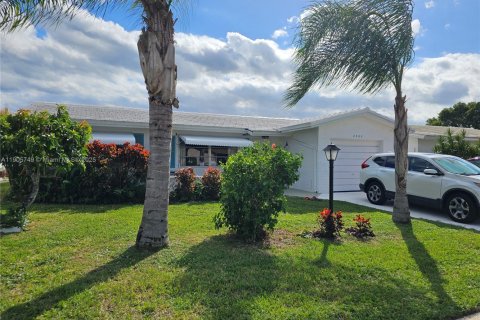 Villa ou maison à vendre à Boynton Beach, Floride: 2 chambres, 132.66 m2 № 2013276 - photo 2