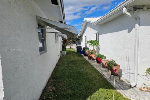 Villa ou maison à vendre à Boynton Beach, Floride: 2 chambres, 132.66 m2 № 2013276 - photo 18