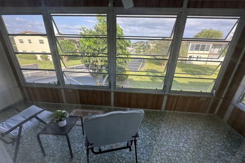 Condo in Margate, Florida, 2 bedrooms  № 1098704 - photo 1