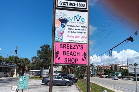 Propiedad comercial en alquiler en Saint Pete Beach, Florida № 1899701 - foto 1