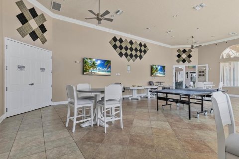 House in Davenport, Florida 6 bedrooms, 267.19 sq.m. № 1658251 - photo 13