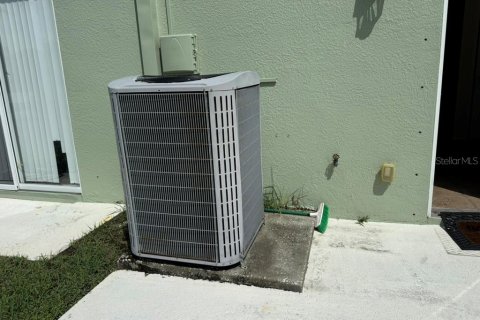 Townhouse in Tampa, Florida 2 bedrooms, 112.97 sq.m. № 2117345 - photo 21