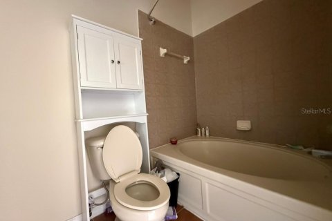 Townhouse in Tampa, Florida 2 bedrooms, 112.97 sq.m. № 2117345 - photo 15