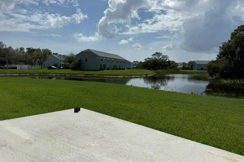 Townhouse in Tampa, Florida 2 bedrooms, 112.97 sq.m. № 2117345 - photo 24