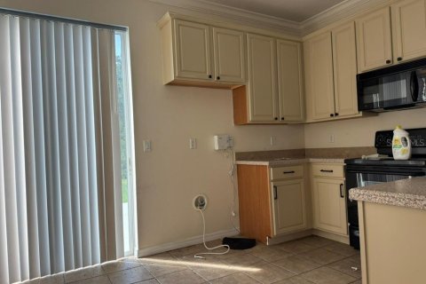 Townhouse in Tampa, Florida 2 bedrooms, 112.97 sq.m. № 2117345 - photo 8