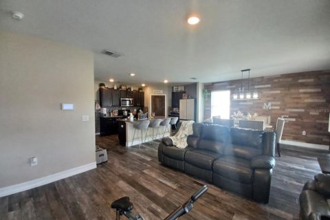 Casa en venta en Haines City, Florida, 4 dormitorios, 165.18 m2 № 1900378 - foto 8