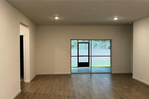 Villa ou maison à louer à Dunnellon, Floride: 4 chambres, 212.75 m2 № 2378288 - photo 3