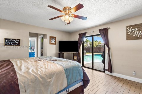 House in Coral Springs, Florida 4 bedrooms, 186.27 sq.m. № 2026736 - photo 20