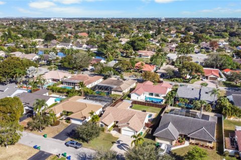 House in Coral Springs, Florida 4 bedrooms, 186.27 sq.m. № 2026736 - photo 26