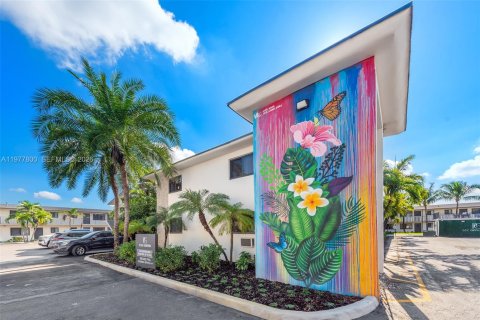 Apartment in Hialeah, Florida 1 bedroom, 55.74 sq.m. № 2041977 - photo 3