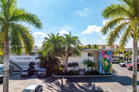 Apartment in Hialeah, Florida 1 bedroom, 55.74 sq.m. № 2041977 - photo 2