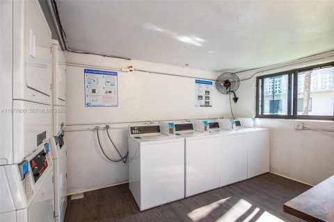 Apartment in Hialeah, Florida 1 bedroom, 55.74 sq.m. № 2041977 - photo 8