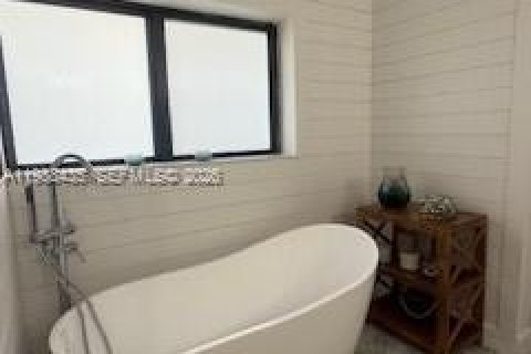 Купить виллу или дом в Майами, Флорида 4 спальни, 217.58м2, № 2051022 - фото 22
