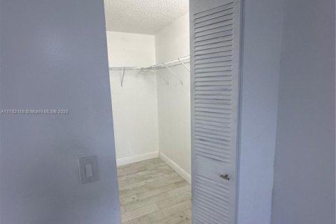 Condominio en venta en Miami, Florida, 2 dormitorios, 88.81 m2 № 1868735 - foto 9