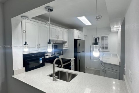 Condominio en venta en Miami, Florida, 2 dormitorios, 88.81 m2 № 1868735 - foto 2