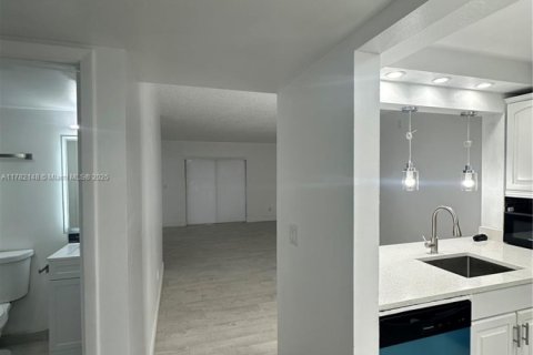 Condominio en venta en Miami, Florida, 2 dormitorios, 88.81 m2 № 1868735 - foto 4