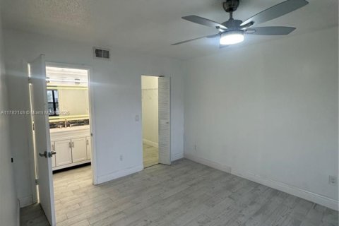 Condominio en venta en Miami, Florida, 2 dormitorios, 88.81 m2 № 1868735 - foto 12