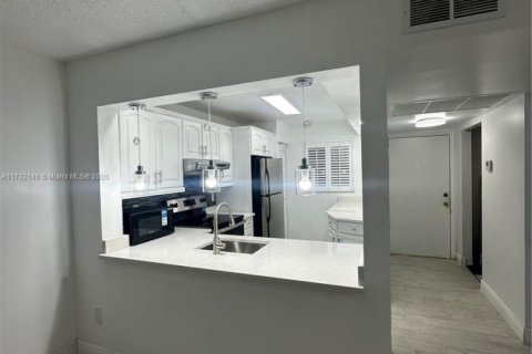 Condominio en venta en Miami, Florida, 2 dormitorios, 88.81 m2 № 1868735 - foto 3