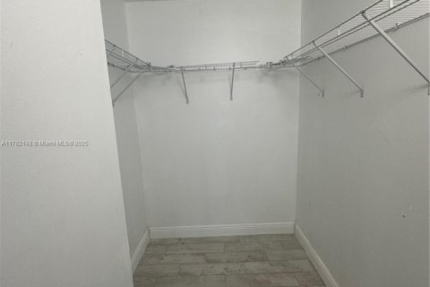 Condominio en venta en Miami, Florida, 2 dormitorios, 88.81 m2 № 1868735 - foto 10