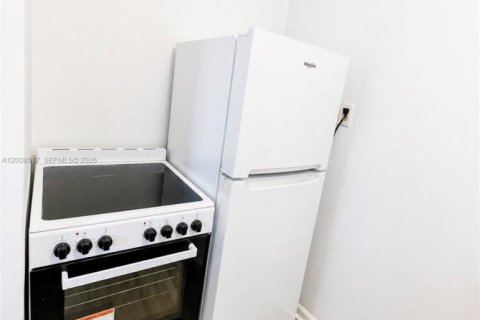 Снять в аренду коммерческую недвижимость в Форт-Лодердейл, Флорида 306.58м2, № 2074399 - фото 7