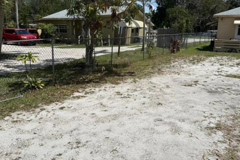 Commercial property in Miami, Florida № 1704699 - photo 3