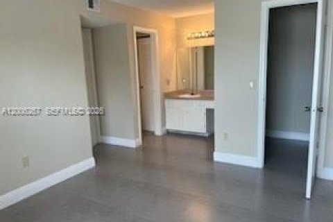 Снять в аренду кондоминиум в Уэст-Палм-Бич, Флорида 2 спальни, 84.45м2, № 2076187 - фото 9