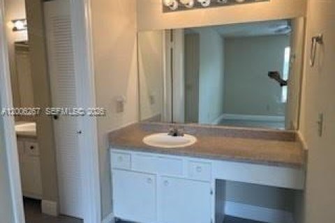 Снять в аренду кондоминиум в Уэст-Палм-Бич, Флорида 2 спальни, 84.45м2, № 2076187 - фото 7