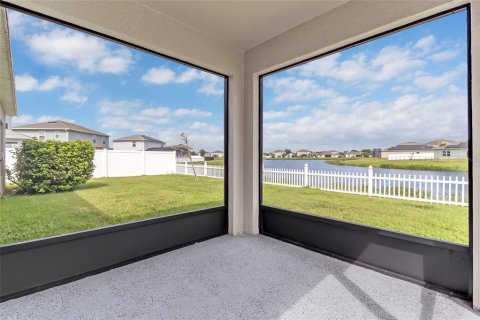 Villa ou maison à vendre à Kissimmee, Floride: 3 chambres, 140.28 m2 № 2408913 - photo 10