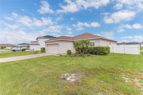 Villa ou maison à vendre à Kissimmee, Floride: 3 chambres, 140.28 m2 № 2408913 - photo 4