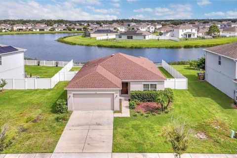 Villa ou maison à Kissimmee, Floride 3 chambres, 140.28 m2 № 2408913