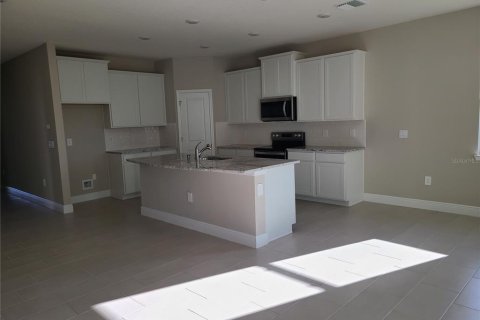 House in Lakewood Ranch, Florida 4 bedrooms, 189.99 sq.m. № 2202768 - photo 2