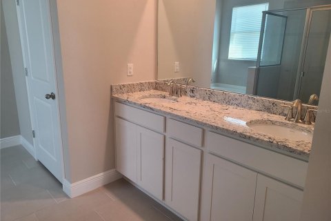 House in Lakewood Ranch, Florida 4 bedrooms, 189.99 sq.m. № 2202768 - photo 10
