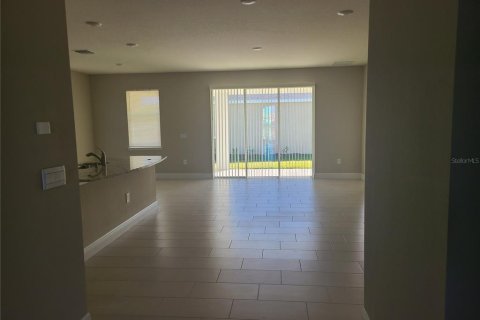House in Lakewood Ranch, Florida 4 bedrooms, 189.99 sq.m. № 2202768 - photo 12