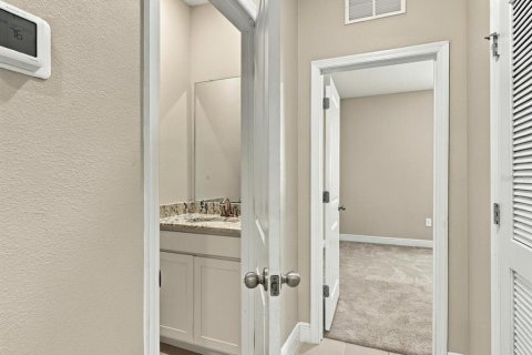 House in Lakewood Ranch, Florida 4 bedrooms, 189.99 sq.m. № 2202768 - photo 28