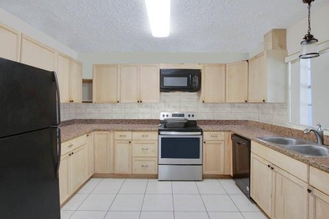 Immobilier commercial à vendre à St. Lucie, Floride: 264.59 m2 № 2083008 - photo 5